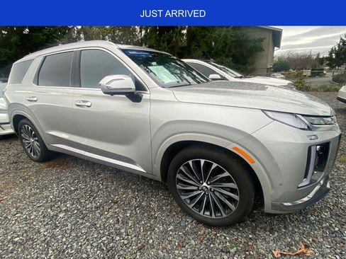 Used 2023 Hyundai Palisade Calligraphy image 1