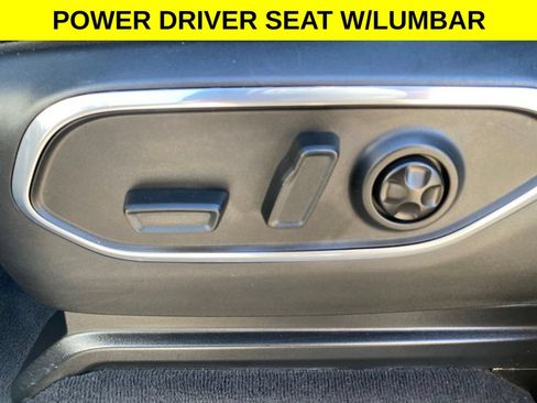 Used 2024 Jeep Wagoneer L Series II RWD image 13