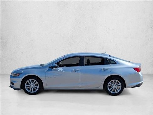 Used 2018 Chevrolet Malibu LT image 9