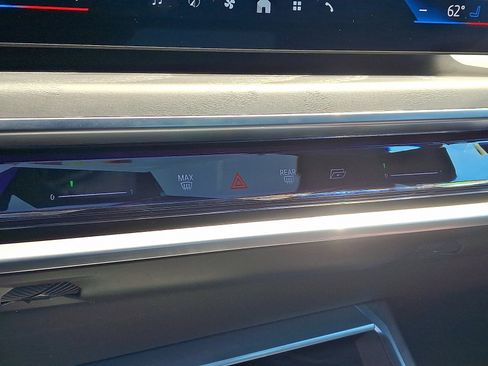 Used 2023 BMW 760i xDrive w/ Executive Package AWD/4WD image 17