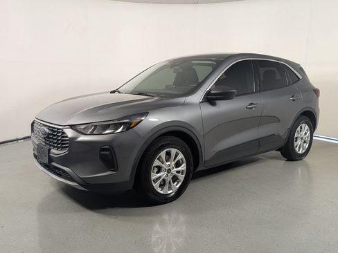 Used 2023 Ford Escape Active FWD image 3