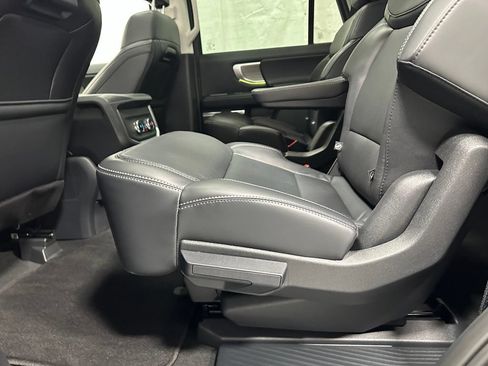Used 2025 Ford Expedition Platinum AWD/4WD image 40
