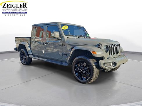 Certified 2022 Jeep Gladiator Overland image 3
