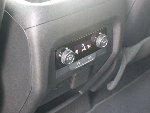 Used 2026 Chevrolet Traverse LT w/ Driver Confidence Package AWD/4WD image 37
