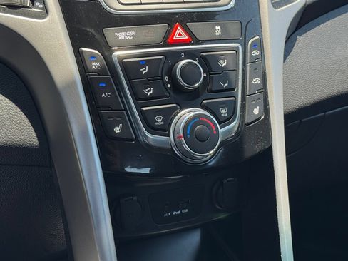Used 2014 Hyundai Elantra GT FWD image 16