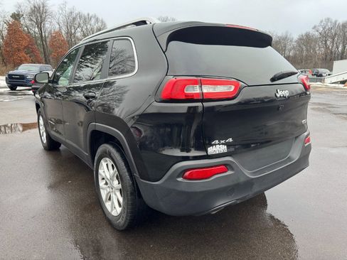 Used 2017 Jeep Cherokee Latitude image 3