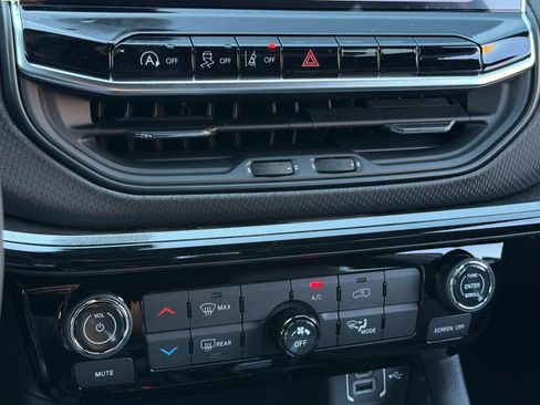 New 2026 Jeep Compass Latitude AWD/4WD image 23