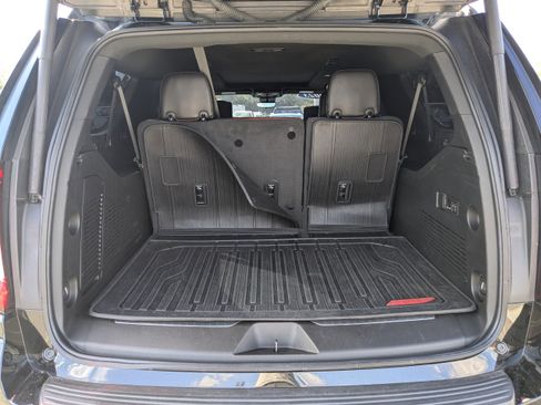 Used 2023 GMC Yukon XL Denali Ultimate image 11