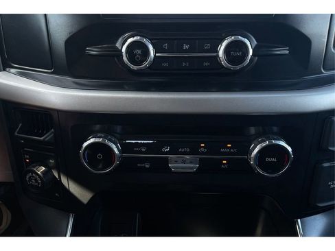 Used 2022 Ford F150 XLT image 25