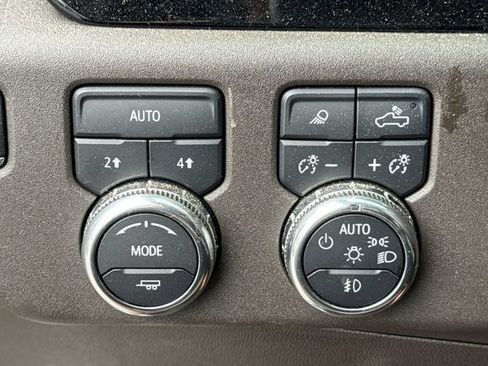 Used 2025 GMC Sierra 1500 SLT AWD/4WD image 29