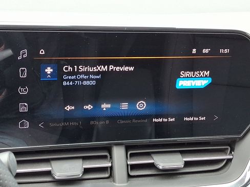 Used 2025 Chevrolet Trax RS w/ Sunroof Package FWD image 18