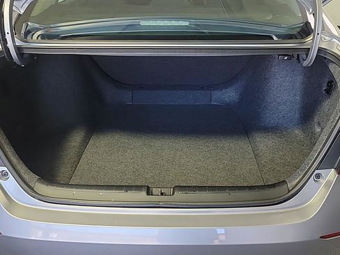 Used 2018 Honda Accord LX image 7