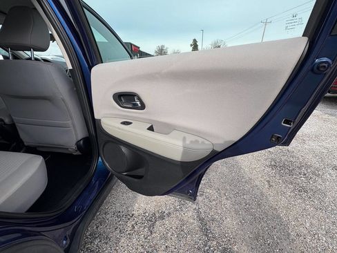 Used 2017 Honda HR-V LX image 28