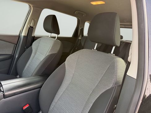 Used 2023 Nissan Rogue SV image 11