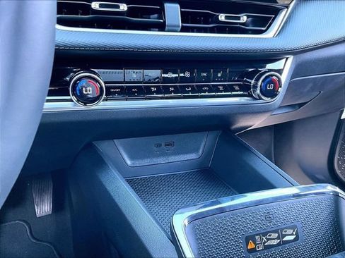 New 2027 Chevrolet Equinox LT w/ Convenience Package II AWD/4WD image 24