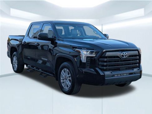 Used 2024 Toyota Tundra SR5 w/ SR5 Premium Package image 8