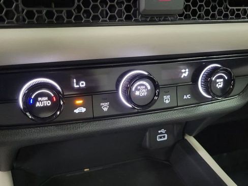 Certified 2025 Honda HR-V LX image 30