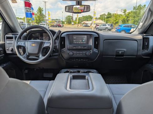 Used 2018 Chevrolet Silverado 1500 Custom w/ Custom Value Package AWD/4WD image 11