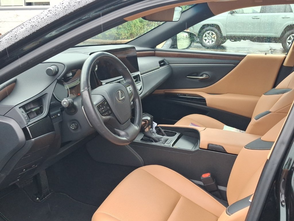 Used 2024 Lexus ES 350 w/ Premium Package FWD image 6