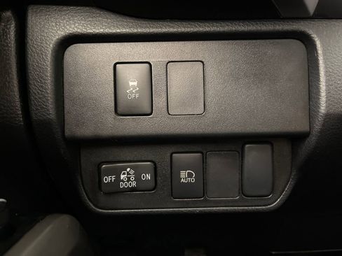 Used 2022 Toyota Tacoma SR5 RWD image 28