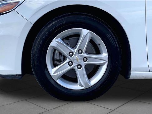 Used 2023 Chevrolet Malibu LT FWD image 11