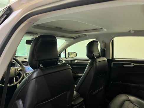 Used 2014 Ford Fusion SE w/ Equipment Group 202A image 12