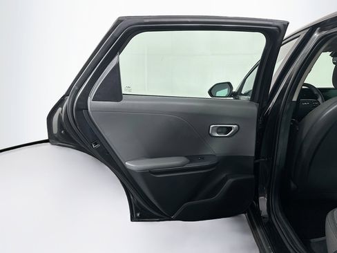 Used 2025 Kia K4 LXS image 26