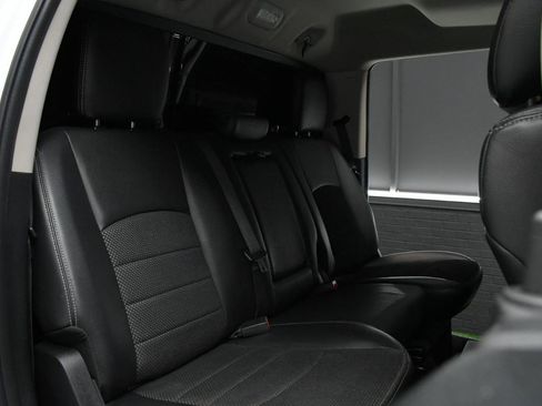 Used 2018 RAM 3500 Big Horn w/ Sport Appearance Group AWD/4WD image 32
