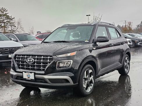 Used 2025 Hyundai Venue SEL image 3