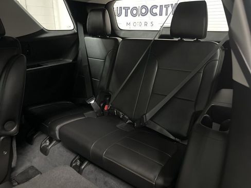 Used 2021 Chevrolet Traverse RS AWD/4WD image 40