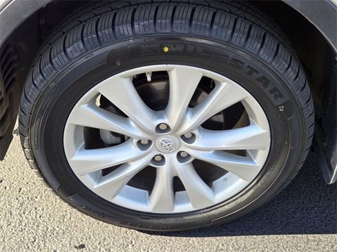 Used 2015 Toyota RAV4 Limited image 9