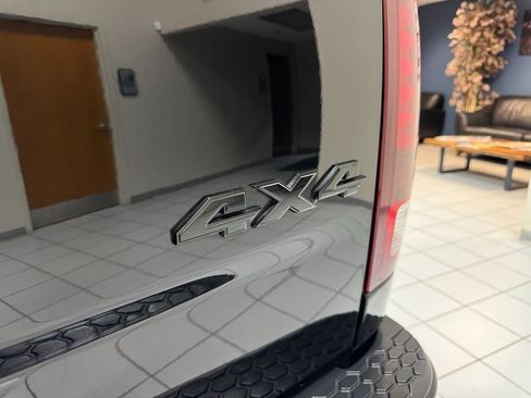 Used 2015 RAM 1500 Express image 61