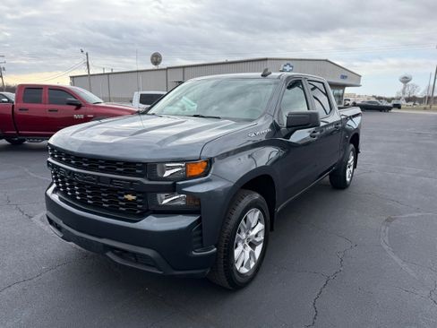 Used 2022 Chevrolet Silverado 1500 Custom image 3