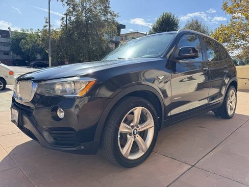 Used 2017 BMW X3 xDrive28i AWD/4WD image 3