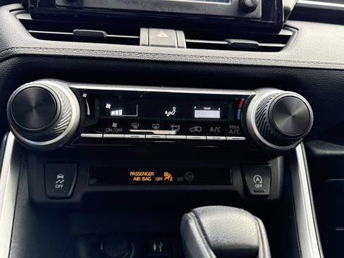 Used 2019 Toyota RAV4 LE w/ All Weather Liner Package image 17