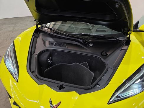 Used 2021 Chevrolet Corvette Stingray Premium Cpe w/ Z51 Performance Package RWD image 5
