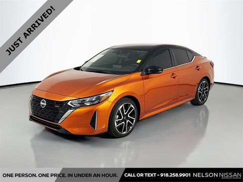 Certified 2025 Nissan Sentra SR image 1