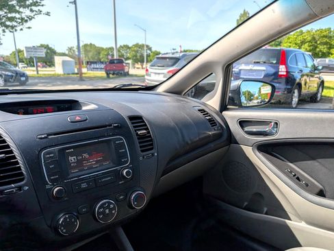 Used 2014 Kia Forte EX image 25