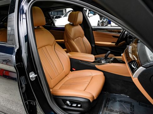 Used 2019 BMW 540i xDrive w/ M Sport Package image 37