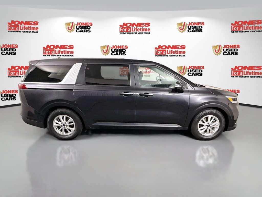 Used 2022 Kia Carnival LX FWD image 17