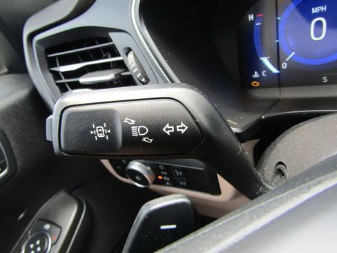 Used 2020 Ford Escape Titanium w/ Titanium Premium Package 2.0 AWD/4WD image 32