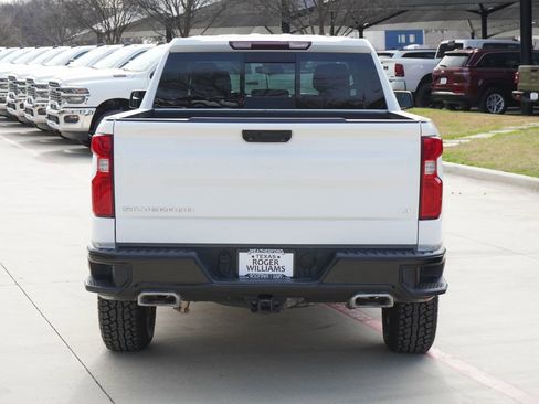 Used 2023 Chevrolet Silverado 1500 LT Trail Boss w/ Convenience Package II image 4
