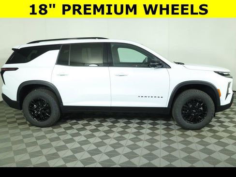 New 2026 Chevrolet Traverse Z71 w/ Enhanced Driving Package image 10
