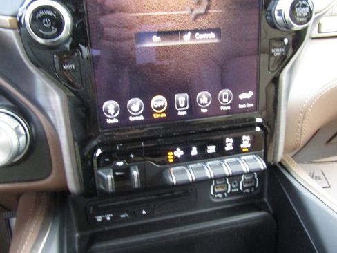 Used 2019 RAM 1500 Limited image 26