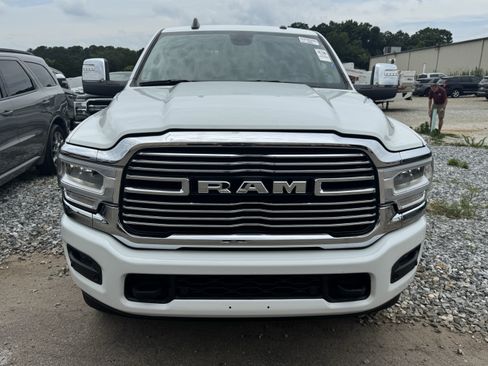 Used 2024 RAM 2500 Laramie AWD/4WD image 3
