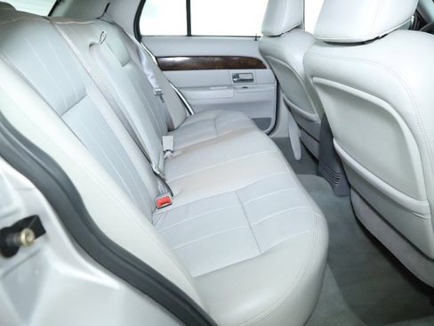 Used 2005 Mercury Grand Marquis LS image 29