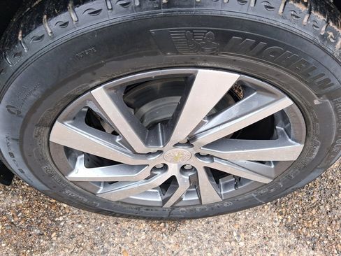 Used 2022 Chevrolet Equinox Premier image 6