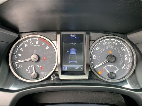 Used 2023 Toyota Tacoma TRD Off-Road w/ Technology Package RWD image 26