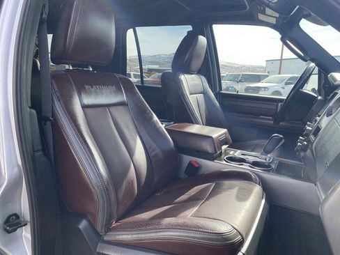 Used 2017 Ford Expedition EL Platinum image 6