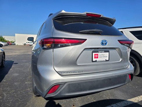 Certified 2022 Toyota Highlander LE AWD/4WD image 6